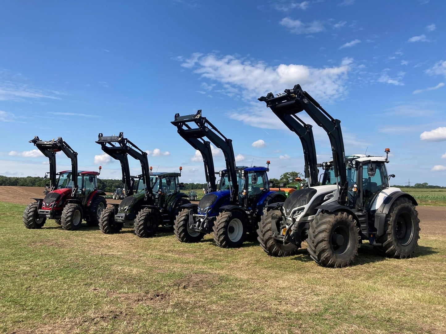 PCM - Tailored Tractor Mat - Compatible Nvaltra N Series 2021 ON- Black Carpet 1Pc Floor Mat Only